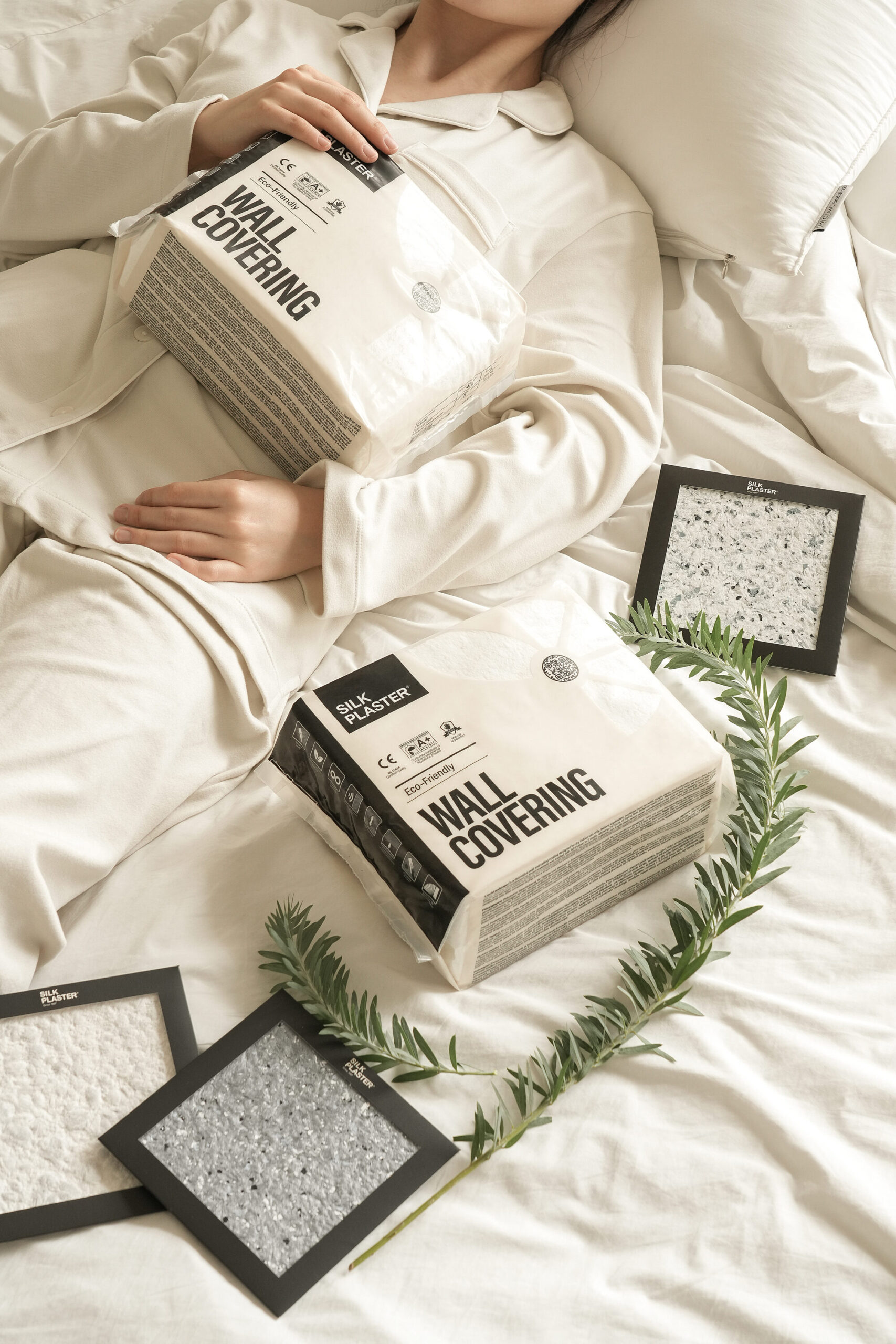 Nuancier et sacs d'enduit de coton Silk Plaster